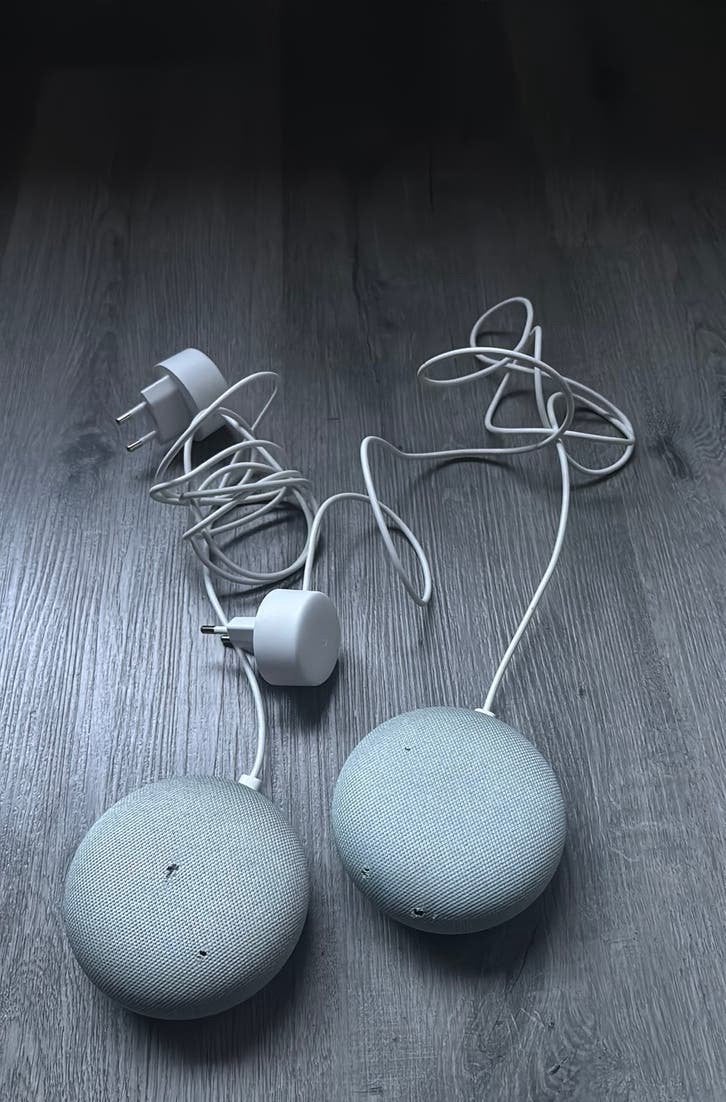 2stuks Google nest mini generatie 1 slimme speaker, Ophalen of Verzenden, Zo goed als nieuw