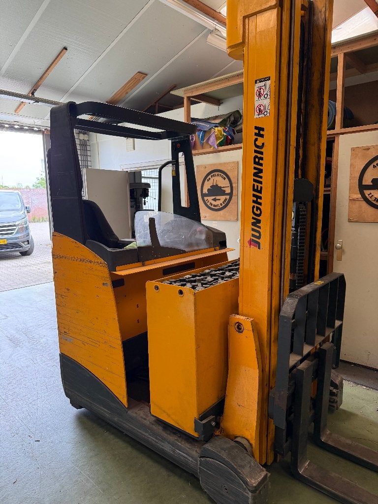 reachtruck etv 14 jungheinrich, Zakelijke goederen, Machines en Bouw | Heftrucks en Intern transport, Ophalen, Reachtruck, Jungheinrich