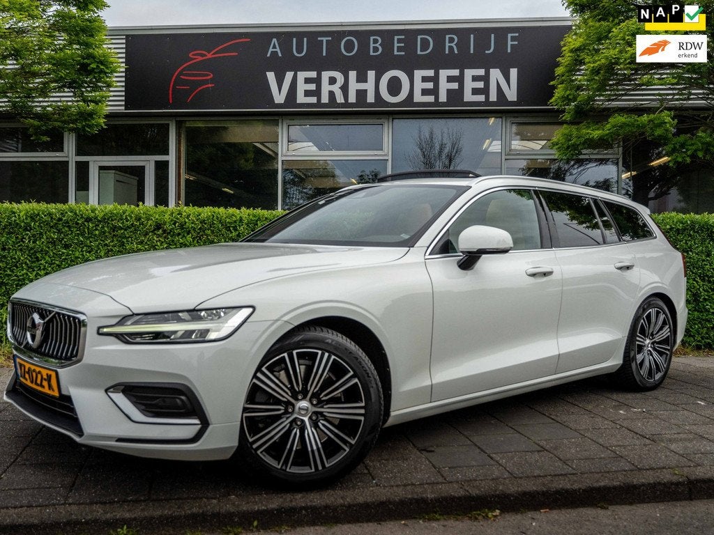 Volvo V60 2.0 T5 INSCRIPTION | PANORAMA | HOUT INLEG | MEMOR, 15 km/l, 4 cilinders, 1969 cc, Wit