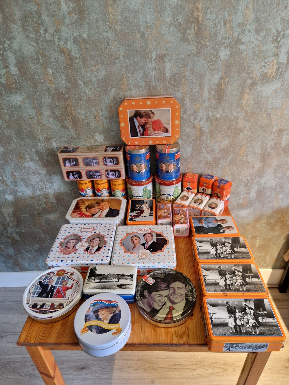 Verzameling Koninklijke blikken en Oranje memorabilia, Ophalen of Verzenden, Gebruikt, Nederland, Overige typen