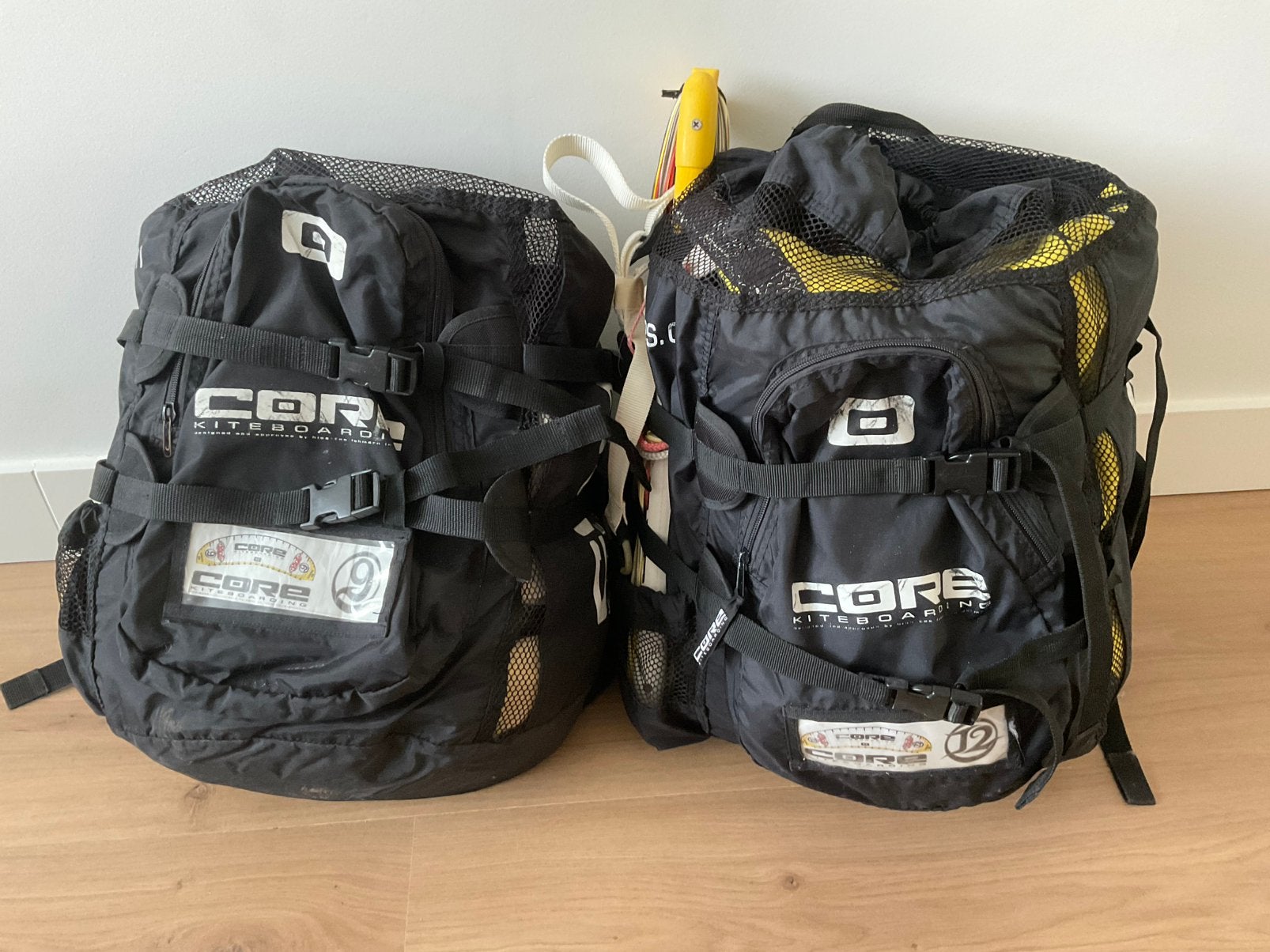 CORE Riot Kites – 9m² & 12m² – Vintage Kitesurfing, Ophalen, Gebruikt, Kitesurf-set, Geen board