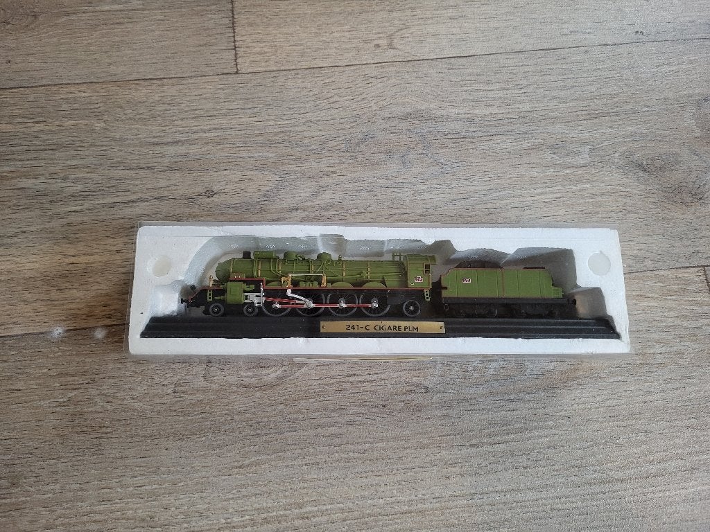 Schaalmodel locomotief Trein 241 C Cigare PLM Atlas Editie, Ophalen of Verzenden, Zo goed als nieuw