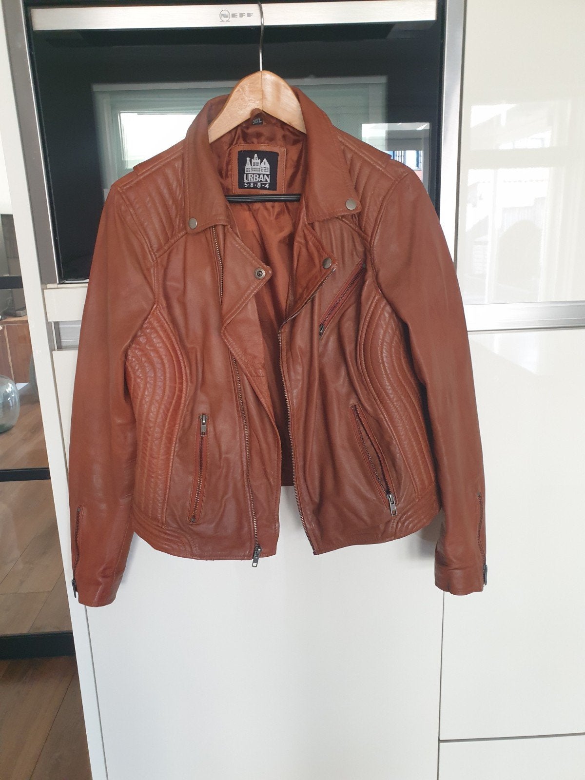 Te koop: leren damesjas( cognac kleur), Kleding | Dames, Ophalen of Verzenden, Zo goed als nieuw, Bruin