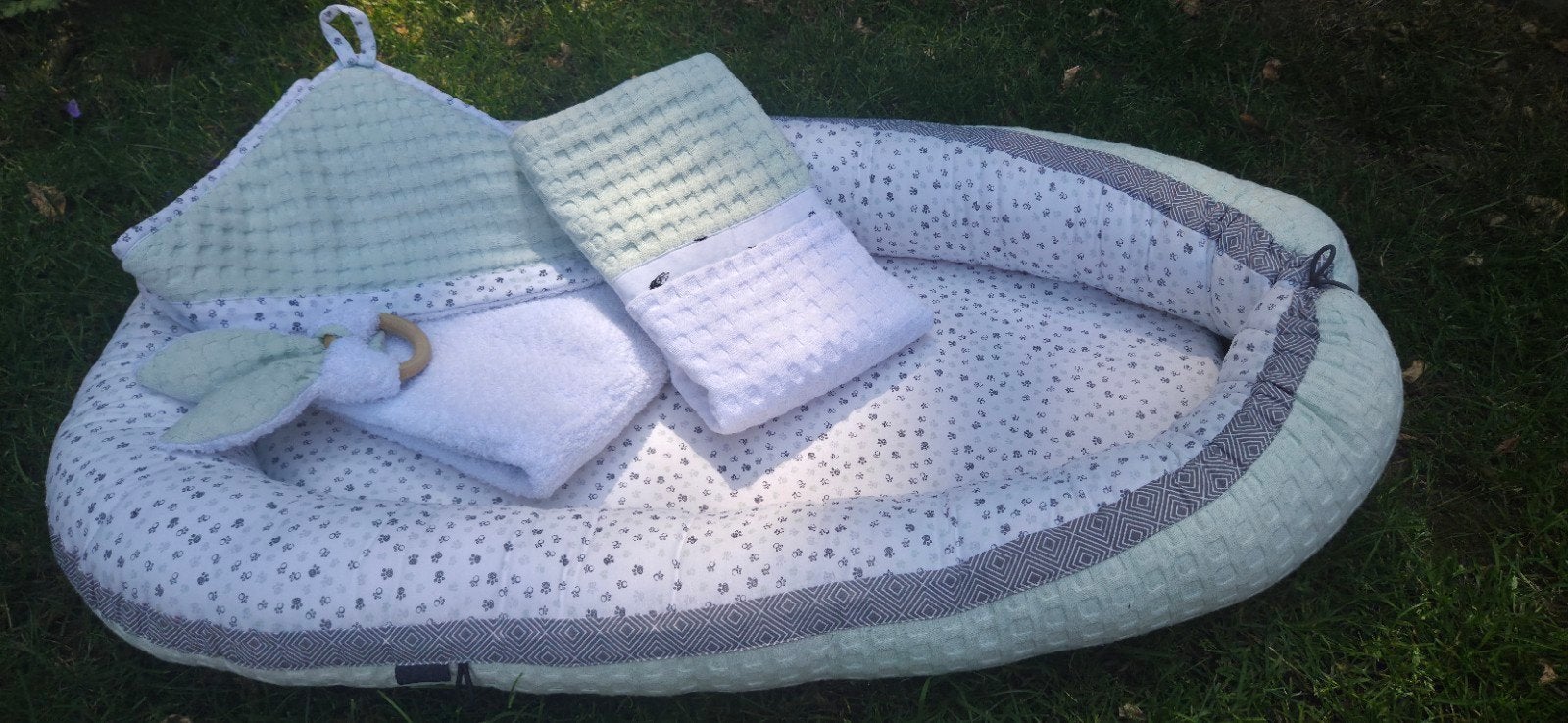 Babynestje met omslagdoek, dekentje en knuffeltje, Ophalen of Verzenden, Nieuw, Overige typen