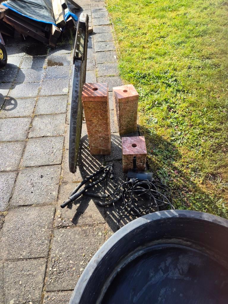 Vijverbenodigdheden: bak, rooster, pomp, decoratie, Tuin en Terras, Vijvers, Ophalen of Verzenden, Gebruikt