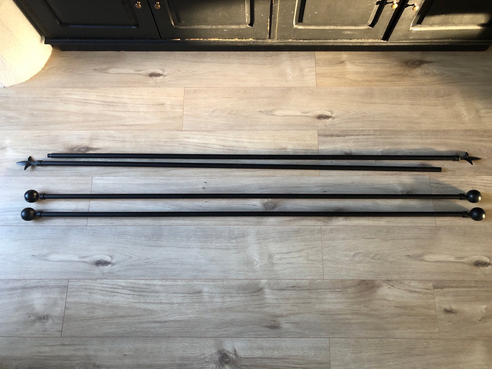 Verstelbare zwarte gordijnroedes 3x: 2x 3,1 | 1x 4,5 meter, Ophalen, Gebruikt