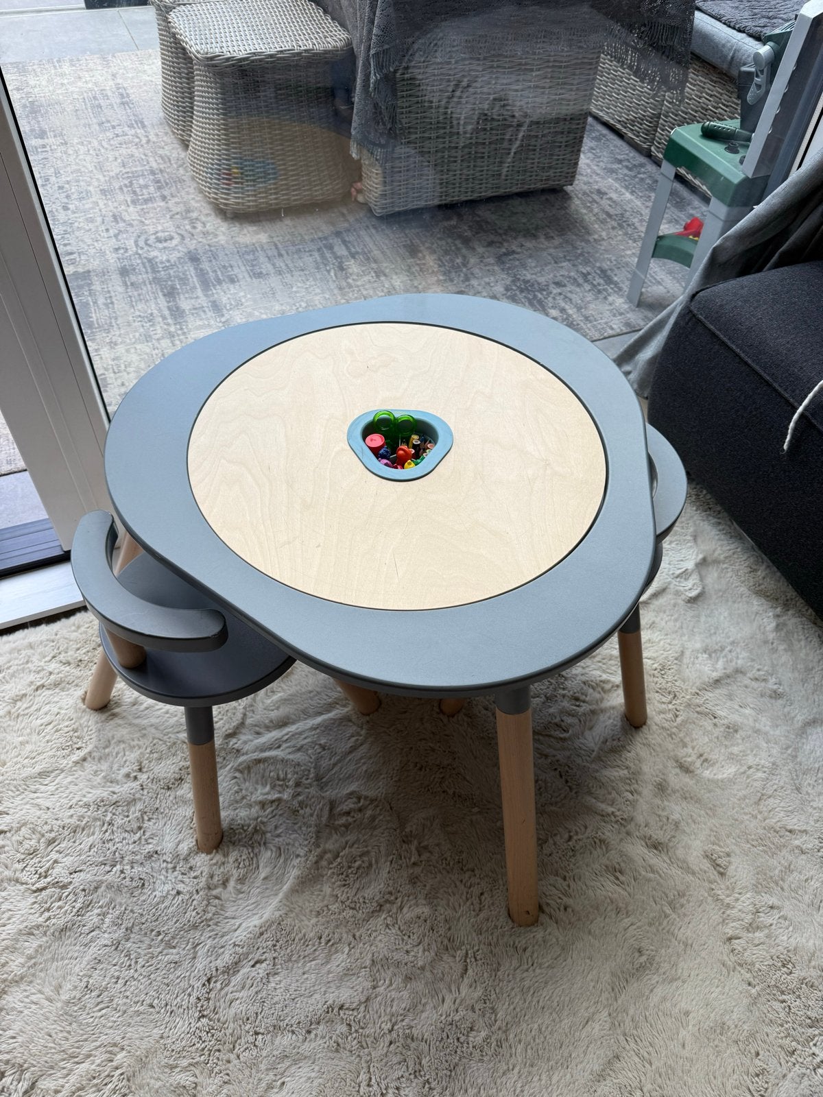 Stokke speeltafel met 2 stoeltjes en opbergzak, Ophalen, Gebruikt, Tafel(s) en Stoel(en)