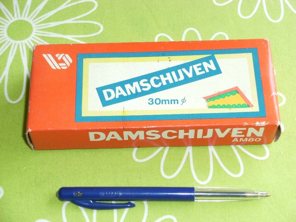 Houten damschijven V&D 30mm, Een of twee spelers, Ophalen of Verzenden, Gebruikt