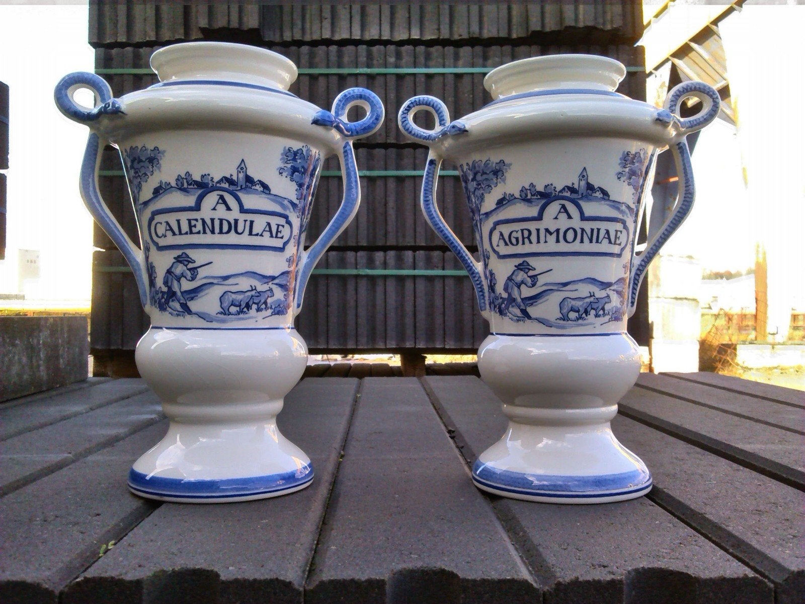 4 oude apothekerspotten van keramiek, Ophalen
