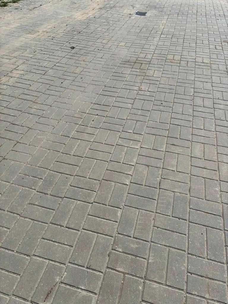 Grote partij gebruikte Betonklinkers, BKK, BSS, Grijs, 8cm, Klinkers, Ophalen of Verzenden, Zo goed als nieuw, 10 m² of meer