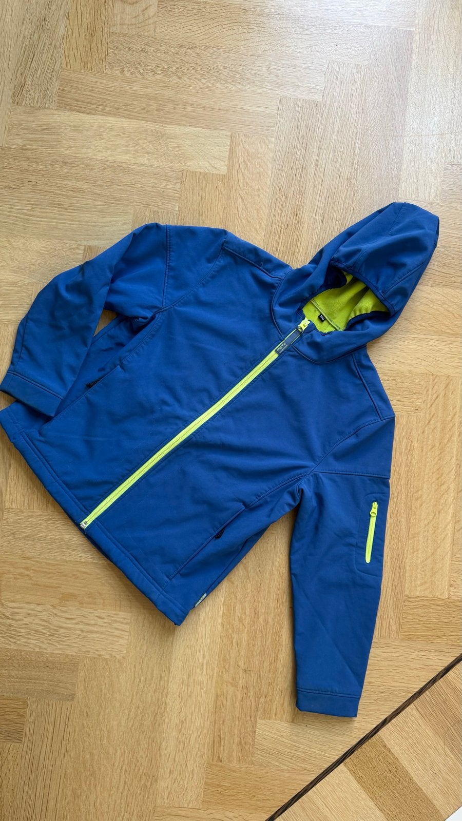 Meru Softshell Jas Maat 140 - Blauw (+ gratis fleecevest), Ophalen of Verzenden, Zo goed als nieuw, Jongen of Meisje, Jas