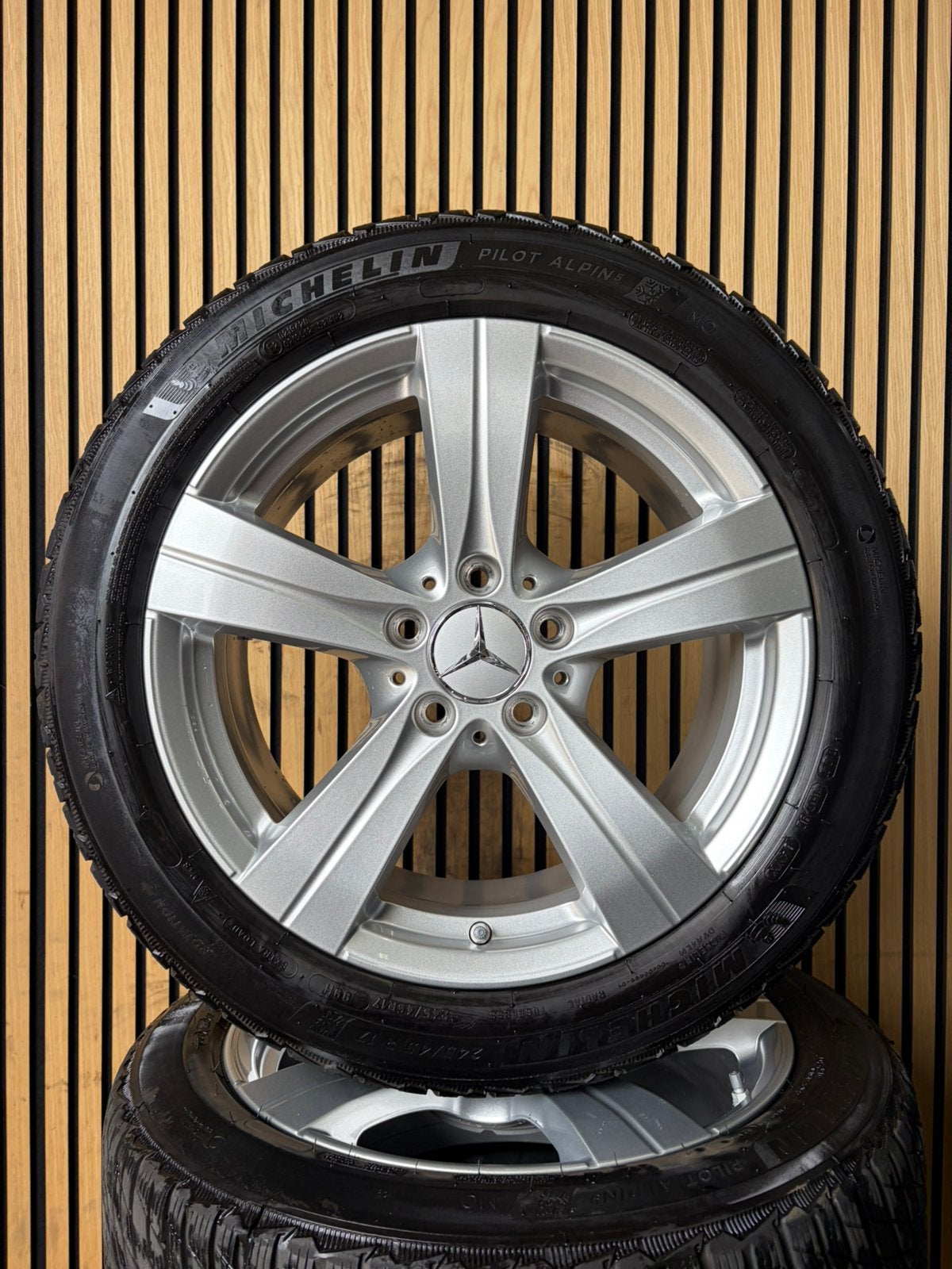 Originele 17” Mercedes W206 S206 Winterbanden Breedset, Auto-onderdelen, Gebruikt, ., Banden en Velgen, 17 inch