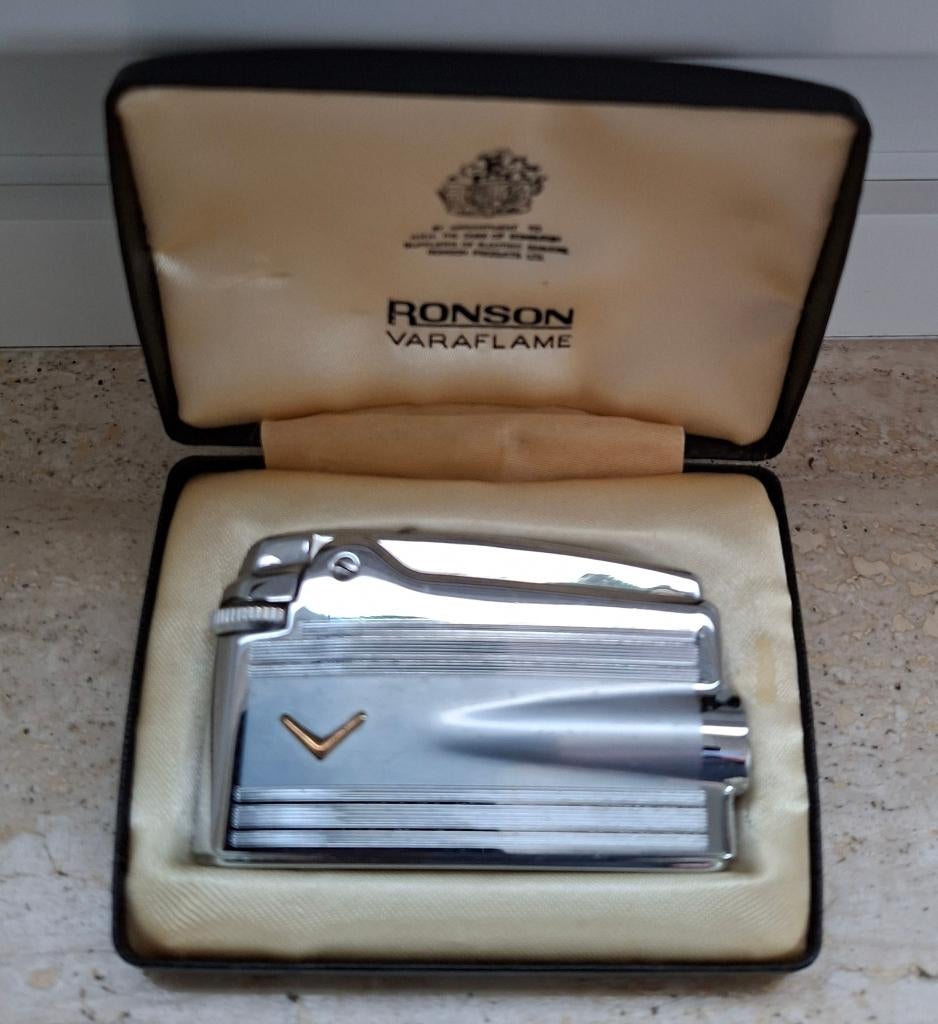 Ronson Varaflame gasaansteker Silverchrome met goudkleur V, Ophalen of Verzenden, Gebruikt, Aansteker