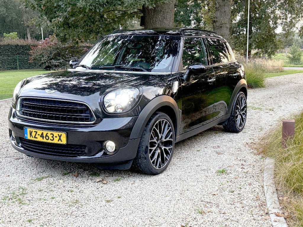Foto 3 van Mini Countryman 1.6 Cooper 2017 Zwart John Cooper Works JCW