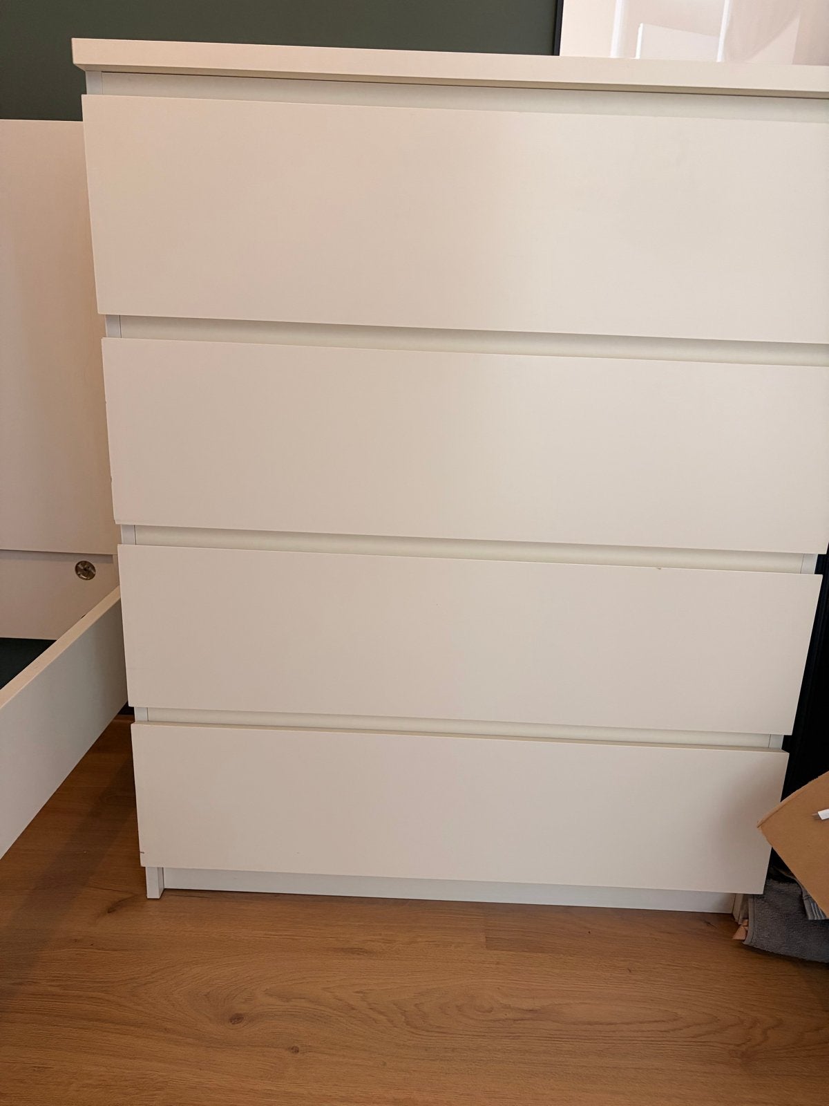 Witte ladekast met 4 laden (IKEA Malm), Huis en Inrichting, Ophalen, Overige materialen, Gebruikt, 100 tot 150 cm