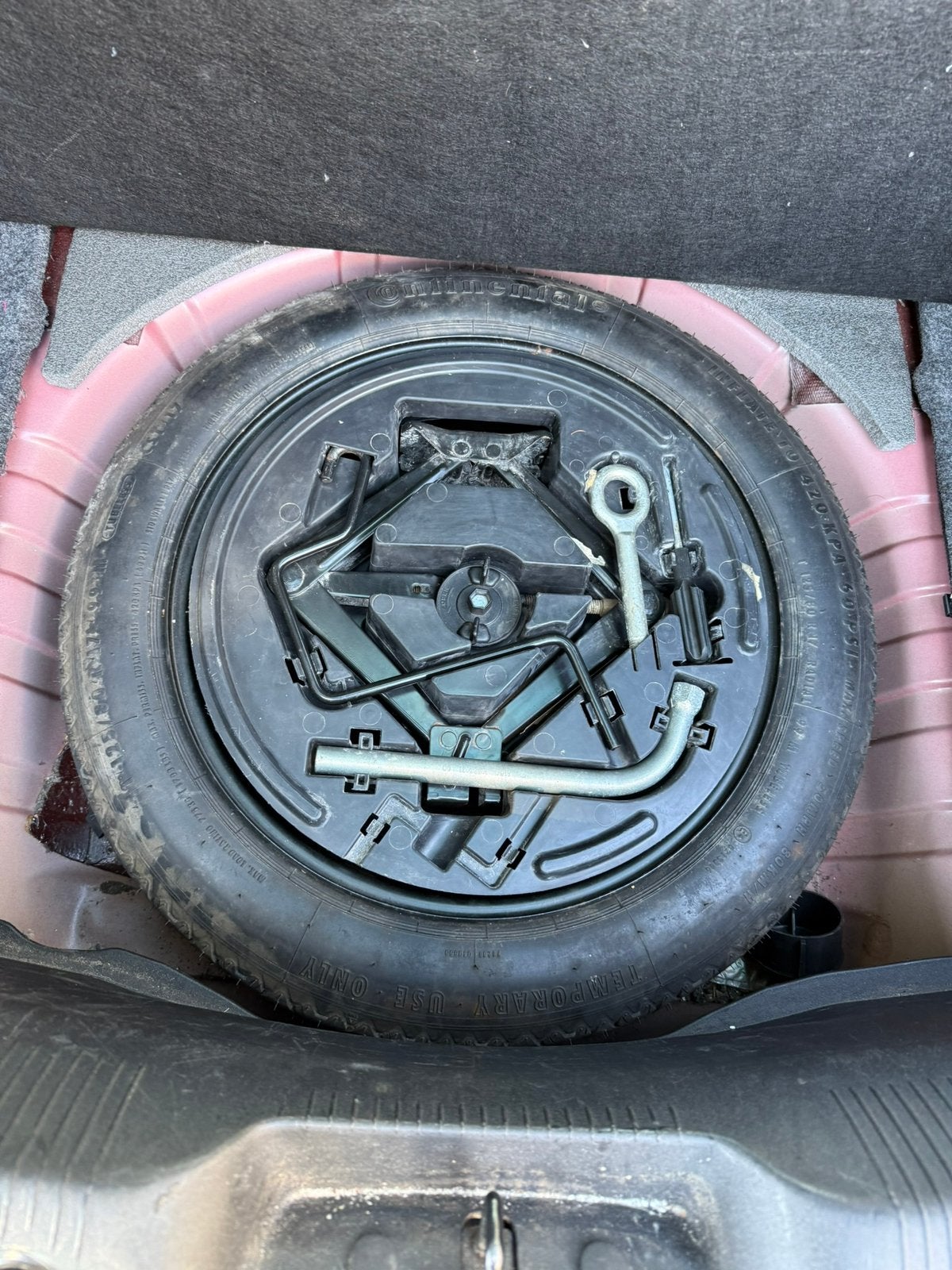 Alfa Giulietta reservewiel thuisbrenger met gereedschap., Ophalen, Gebruikt, Alfa Romeo
