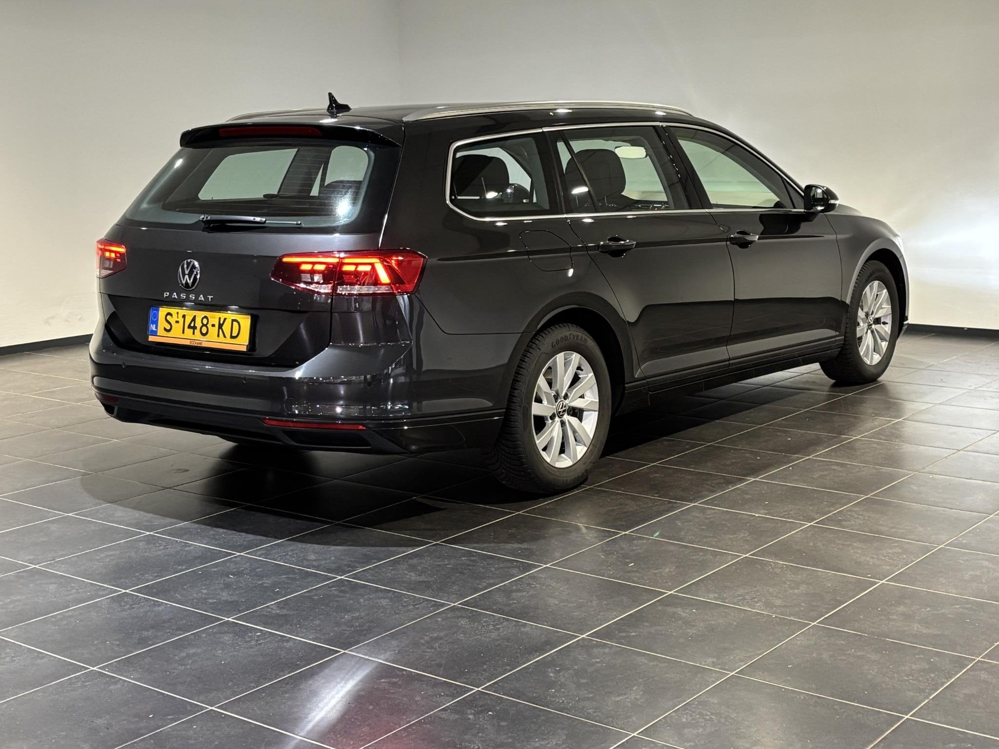 Volkswagen Passat Variant 1.5 TSI Business | Adaptieve cruis, Auto's, 4 cilinders, 150 pk, Origineel Nederlands, 1600 kg