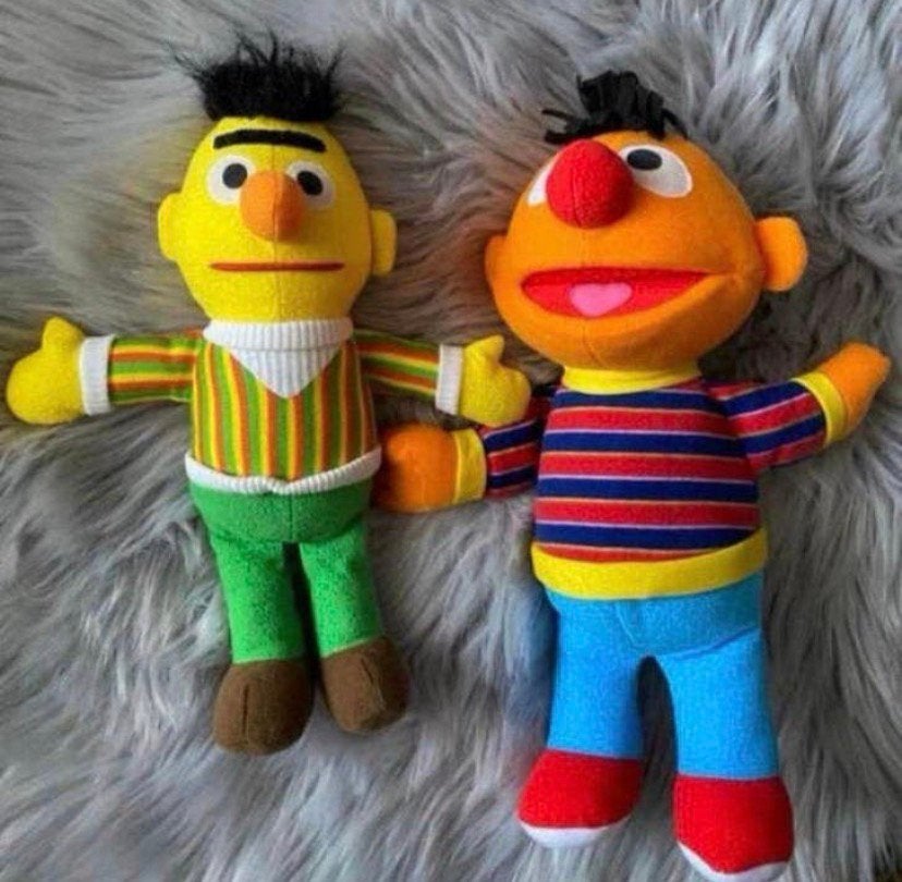 Bert en ernie knuffels, Kinderen en Baby's, Verzenden, Zo goed als nieuw, Overige typen