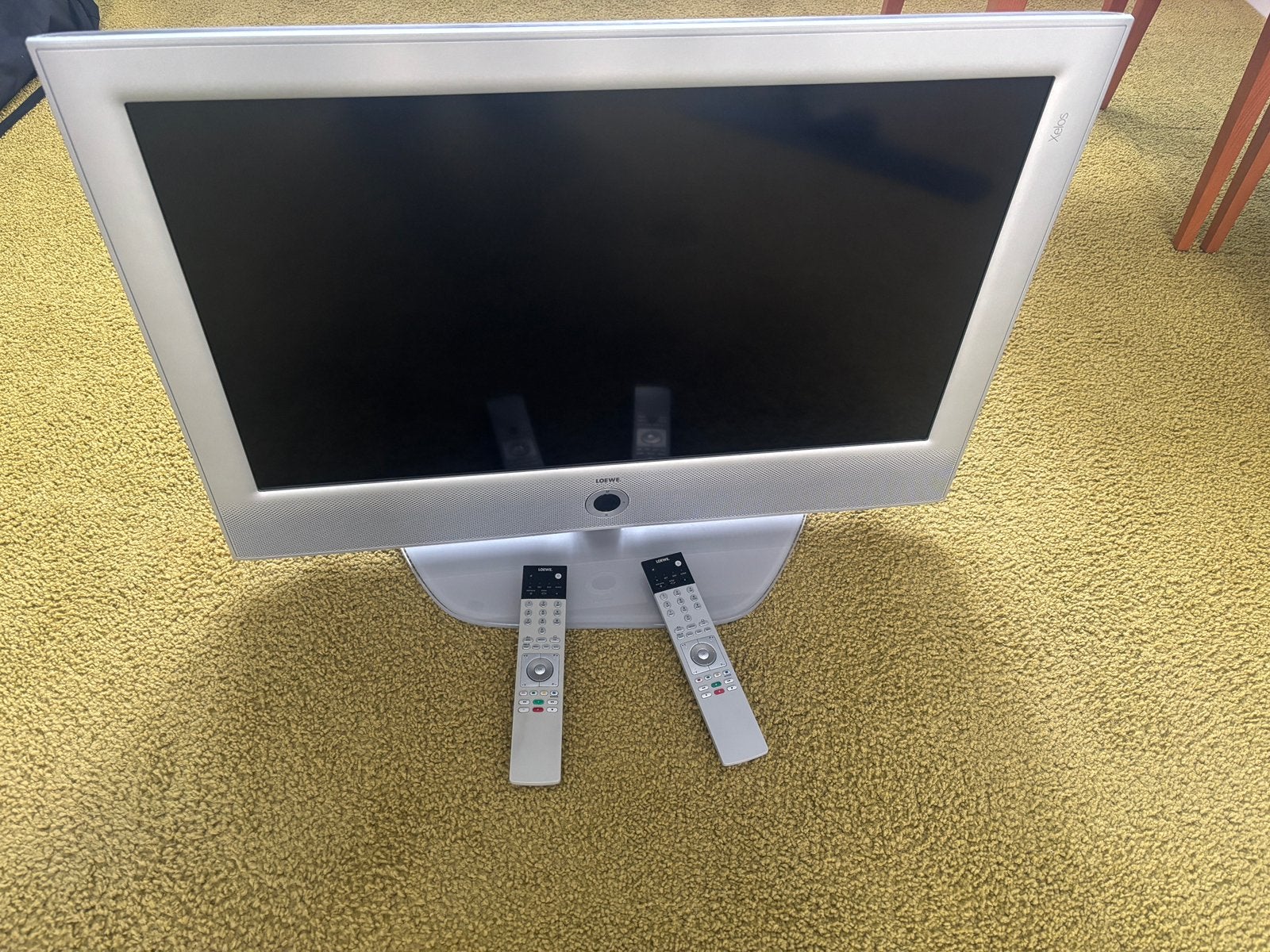 Loewe Xelos 32 led100/CL+ met 2 afstandsbedieningen., 80 tot 100 cm, 100 Hz, 4k (UHD), Ophalen