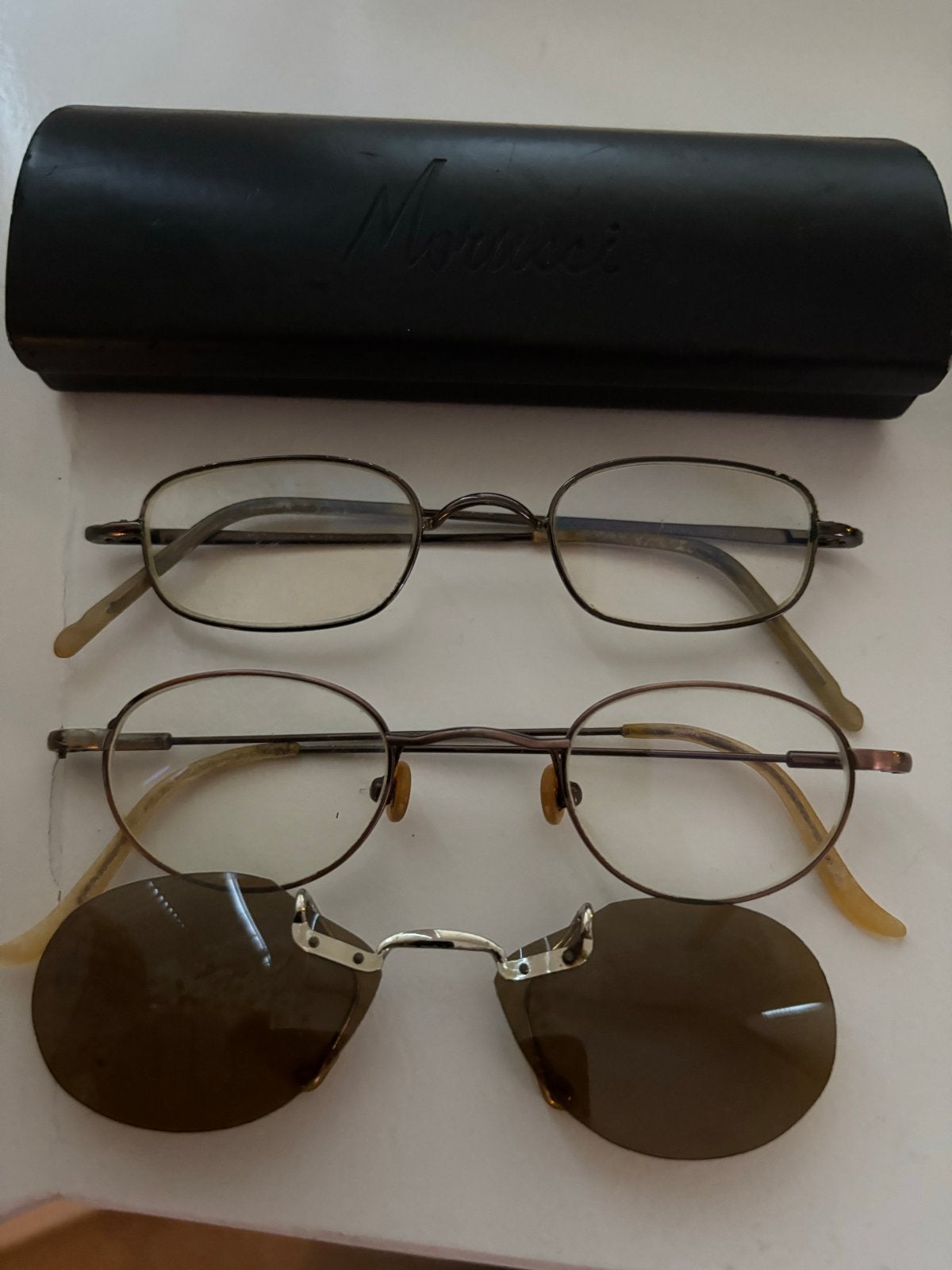 2 oude brillen met clip-on zonnebril, Overige merken, Gebruikt, Bruin, Ophalen of Verzenden