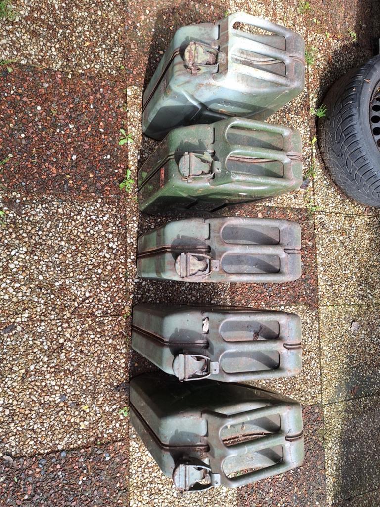 5x Oude Leger Jerrycans 20L- Vintage Brandstofblikken, Ophalen
