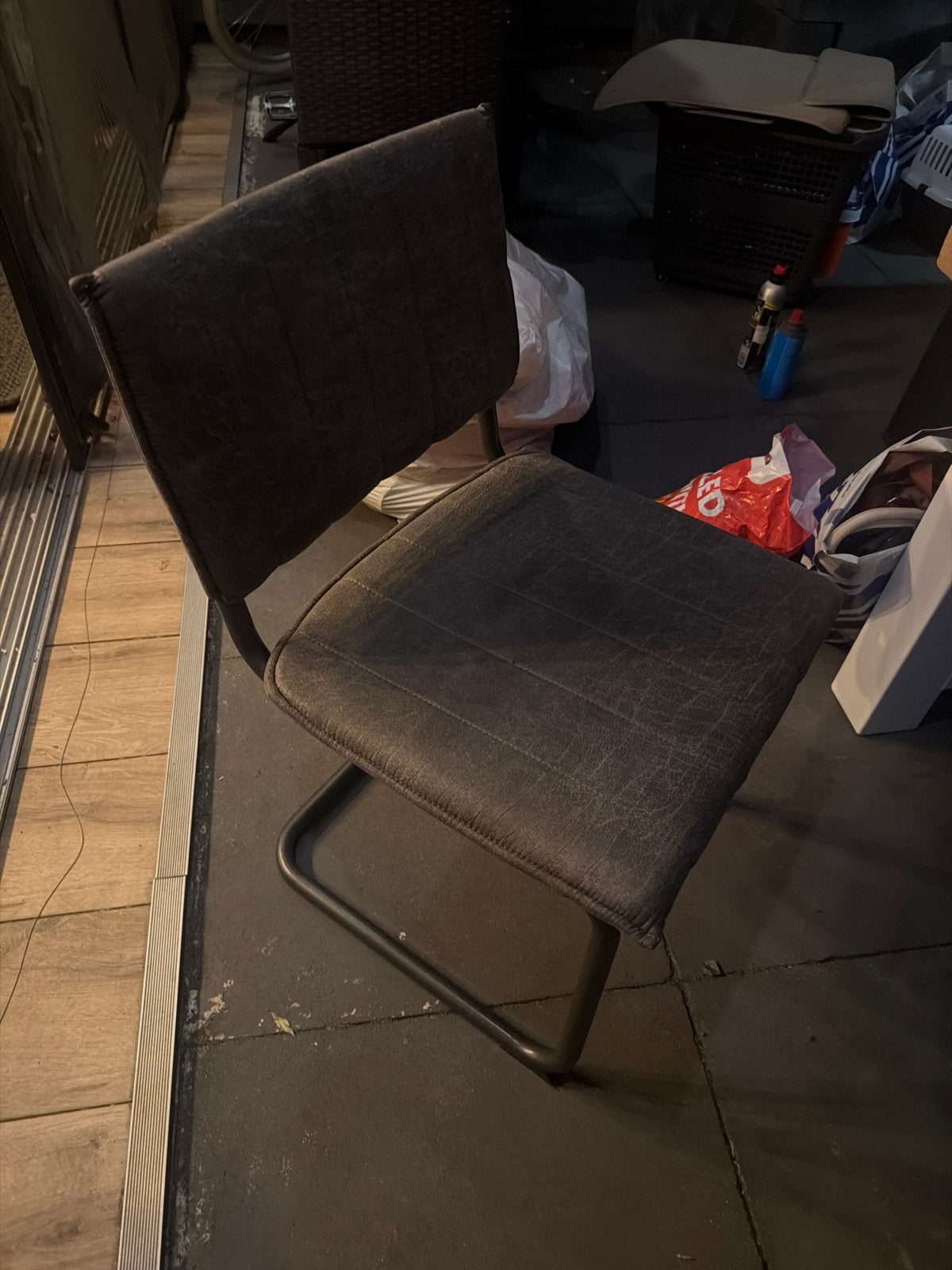 6 stevige stoelen - Comfortabel en modern design, Ophalen, Gebruikt, Vijf, Zes of meer stoelen, Stof