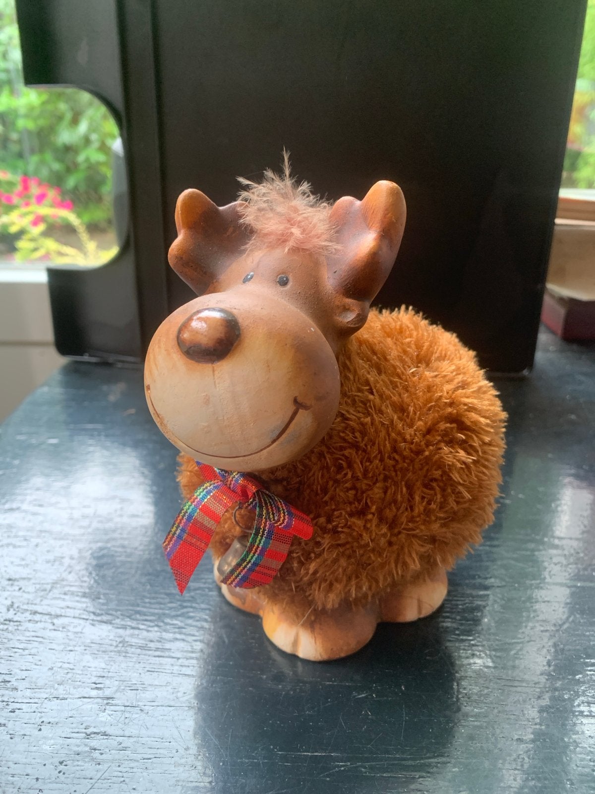 Schattig Eland beeldje met zachte vacht en strik, Ophalen of Verzenden, Gebruikt, Dier