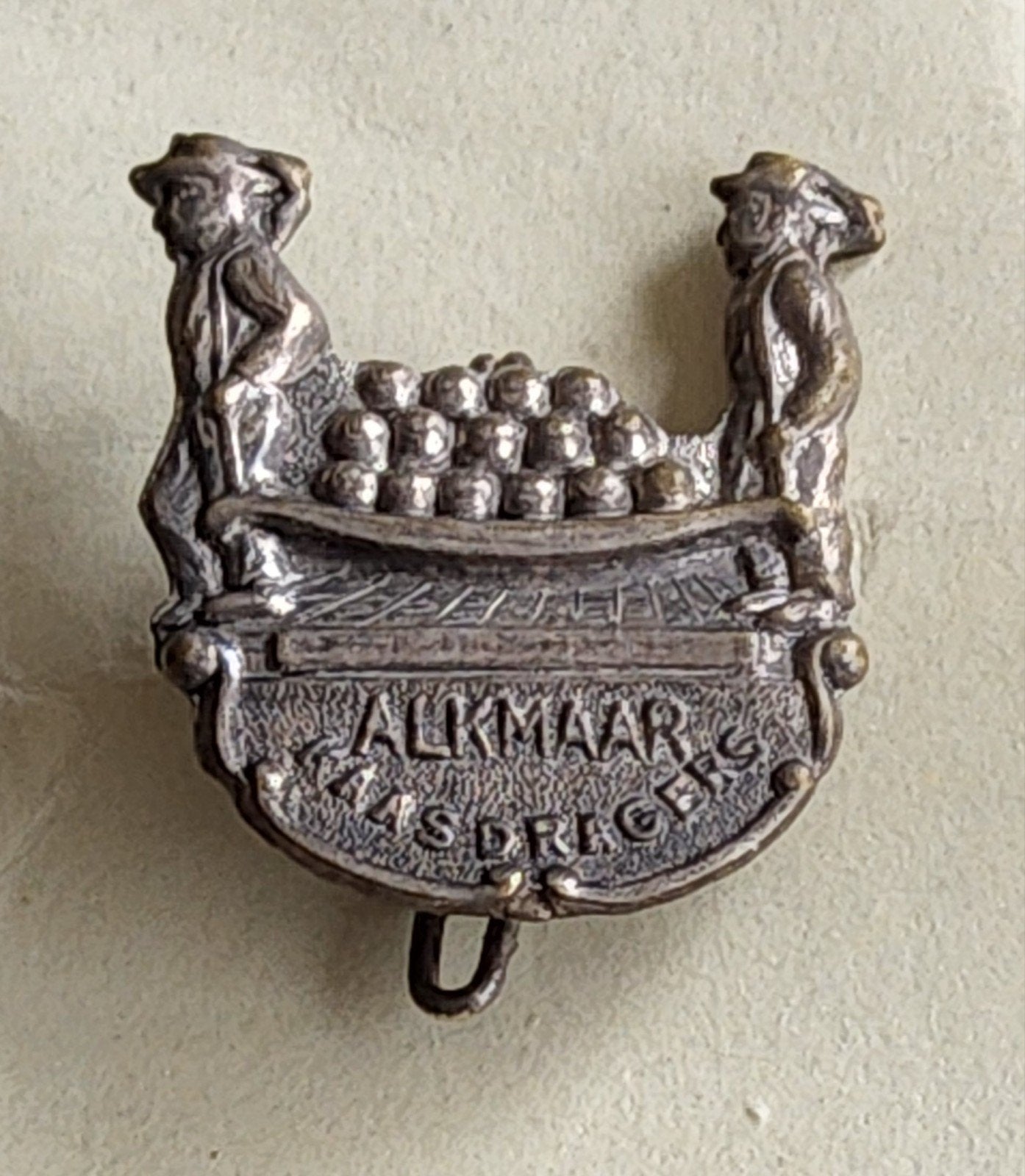 Vintage Speldje Alkmaar Kaasdragers, Ophalen of Verzenden, Gebruikt, Stad of Land, Speldje of Pin