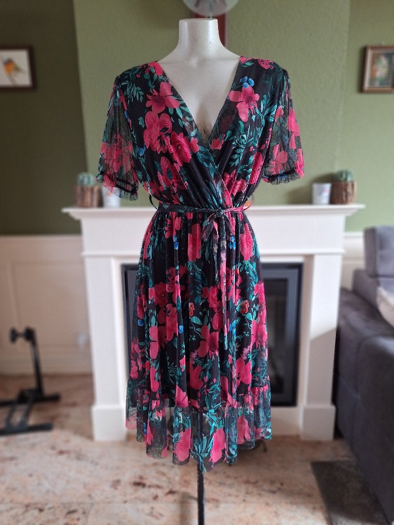 New collection schattige zwart roze bloemen jurk M, Maat 38/40 (M), Verzenden, Zwart, Nieuw