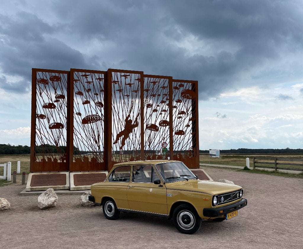 Volvo 66L Automaat bouwjaar 1981, Auto's, Volvo, Particulier, Overige modellen, Benzine, Sedan, Automaat, Geïmporteerd, Geel, Zwart