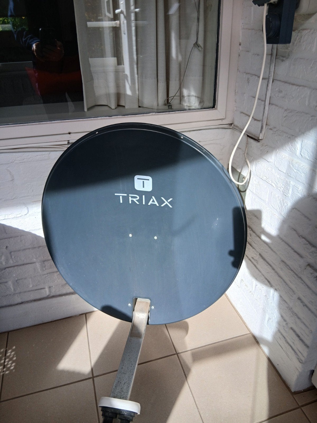 Schotel Triax met SAB decoder en afstandsbediening, Ophalen of Verzenden, Gebruikt, (Schotel)antenne, Overige merken