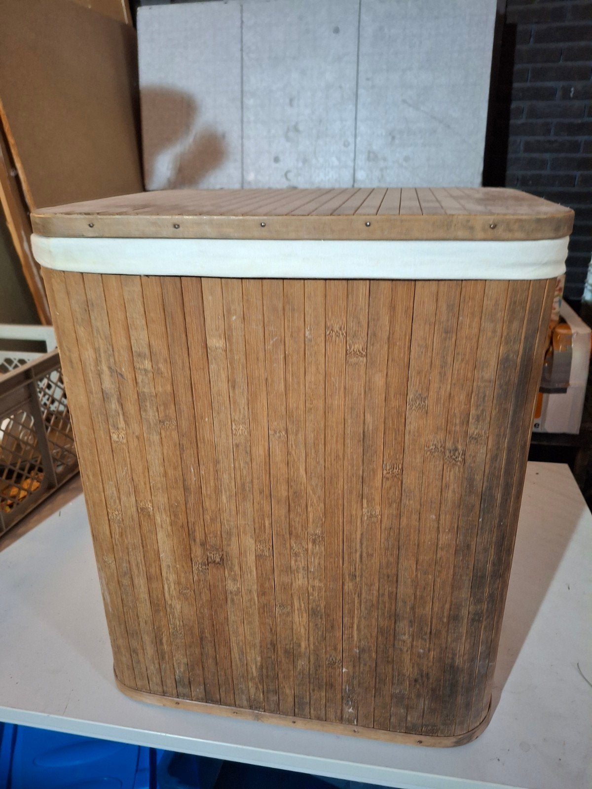 Bamboe wasmand met deksel, Ophalen, Hout, Gebruikt, Landelijk