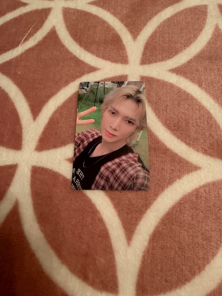 Ateez Yeosang Season’s Greetings 2021 photocard, Ophalen of Verzenden, Zo goed als nieuw, Foto of Kaart