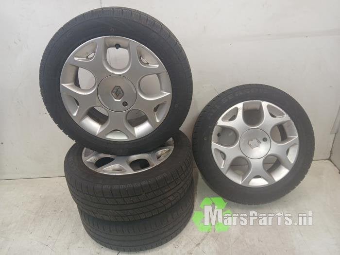 Velgen set + winterbanden van een Renault Twingo, Gebruikt, -, -, Ophalen of Verzenden