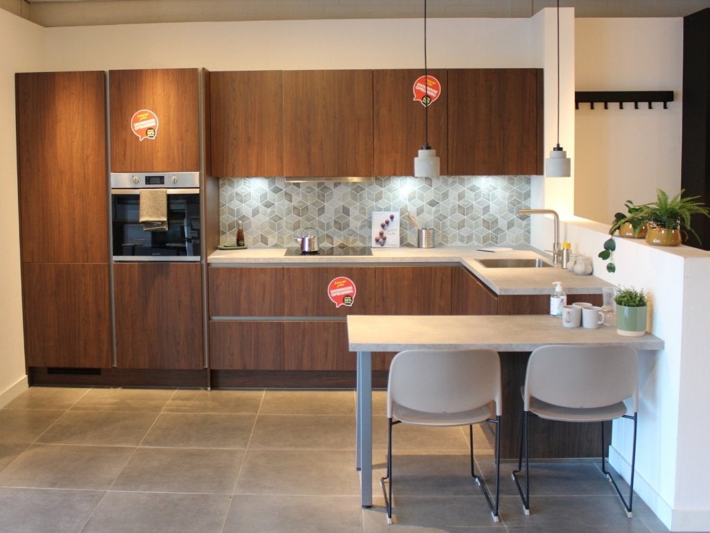 AF2 Moderne Nobilia hoekkeuken met eettafel, Huis en Inrichting, Keuken | Complete keukens, Ophalen, Overige kleuren, Waldstraße 53-57, 33415 Verl  Duitsland