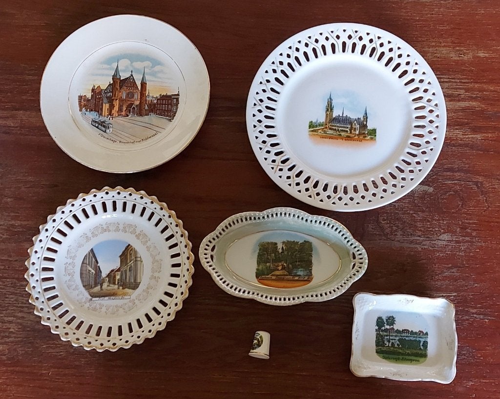 Antiek porselein souvenirs Nederlandse plaatsen., Antiek en Kunst, Curiosa en Brocante, Ophalen of Verzenden