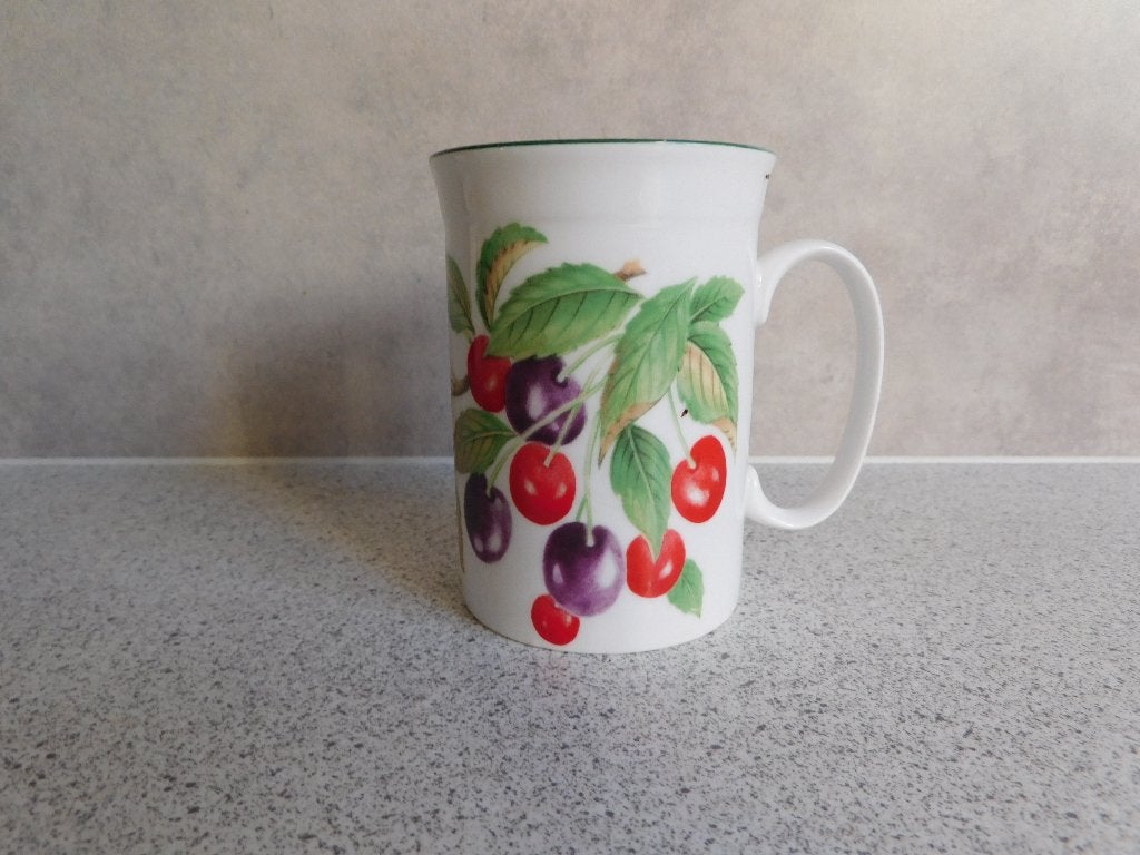 Mok Fine Bone China Fruit Garden Cherry Roy Kirkham, Ophalen of Verzenden, Zo goed als nieuw, Overige stijlen, Kop(pen) en/of Schotel(s)
