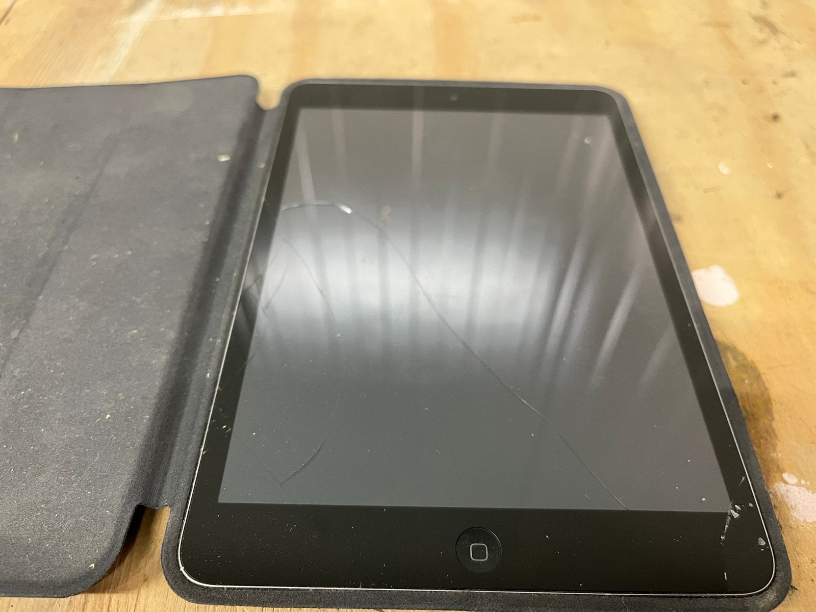 Apple iPad (defect) - Ideaal voor onderdelen of reparatie, Computers en Software, Ophalen of Verzenden, Niet werkend, Apple iPad