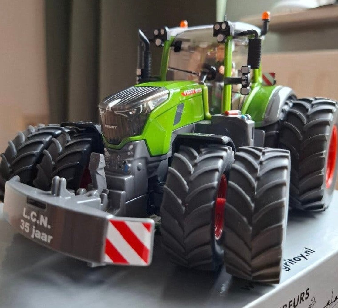 Siku Fendt 726 Vario Tractor - Nieuw in doos, Overige merken, 1:32 tot 1:50, Overige typen, Nieuw