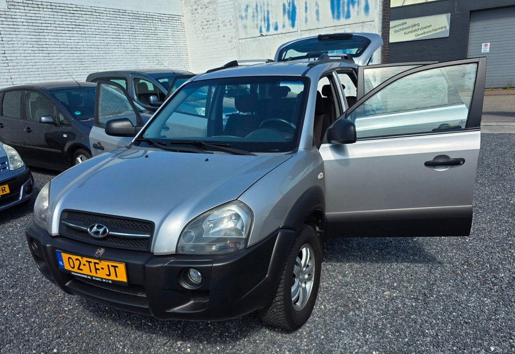 Hyundai Tucson 2.0i Active Airco Nette auto, Stof, Gebruikt, Zwart, 4 cilinders