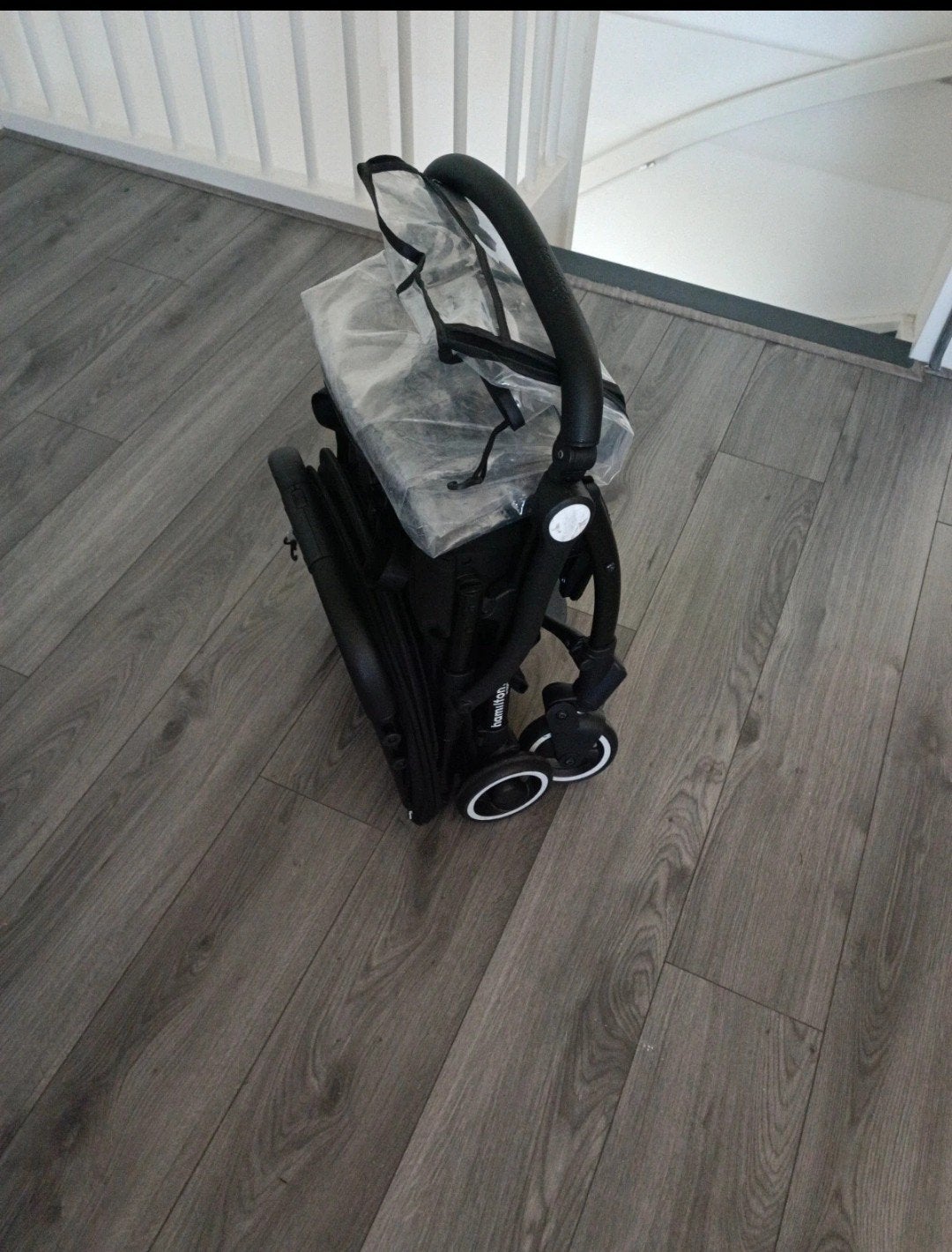 Hamilton compacte buggy zwart incl.regenhoes., Kinderen en Baby's, Ophalen of Verzenden, Zo goed als nieuw, Regenhoes