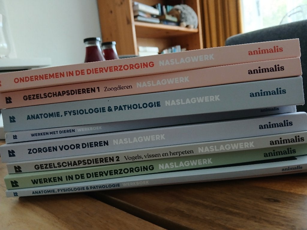 Lesboeken opleiding zelfstandig dierverzorger animalis, Ophalen of Verzenden, Alpha, Zo goed als nieuw, MBO