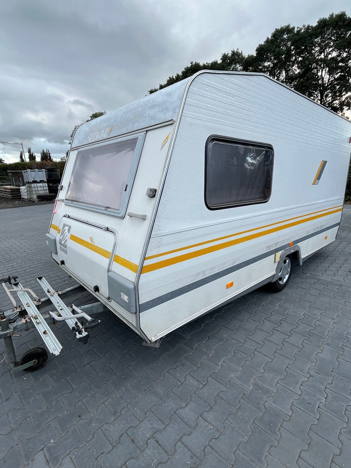 Knaus Sudwind met stapelbed en vast bed, incl. Thule luifel, Stapelbed, Bedrijf, 4 tot 5 meter, 500 - 750 kg