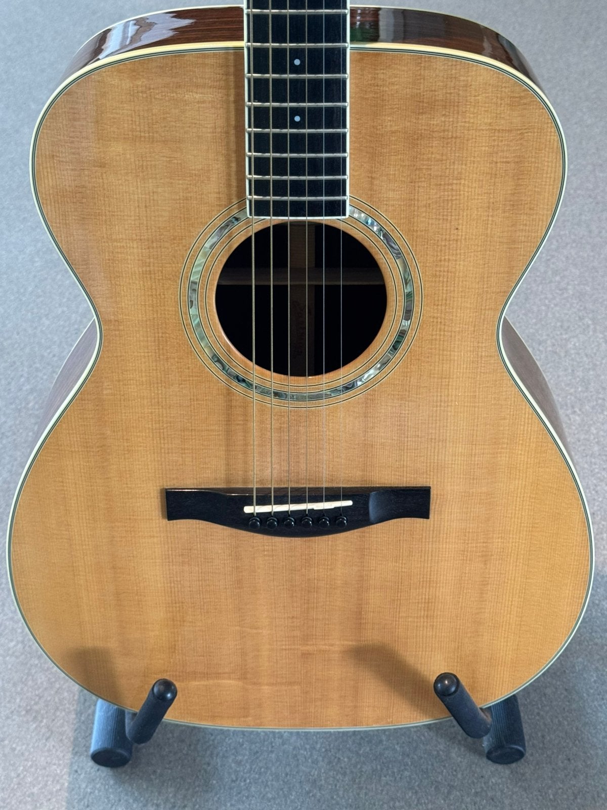 Eastman AC412 Grand Auditorium