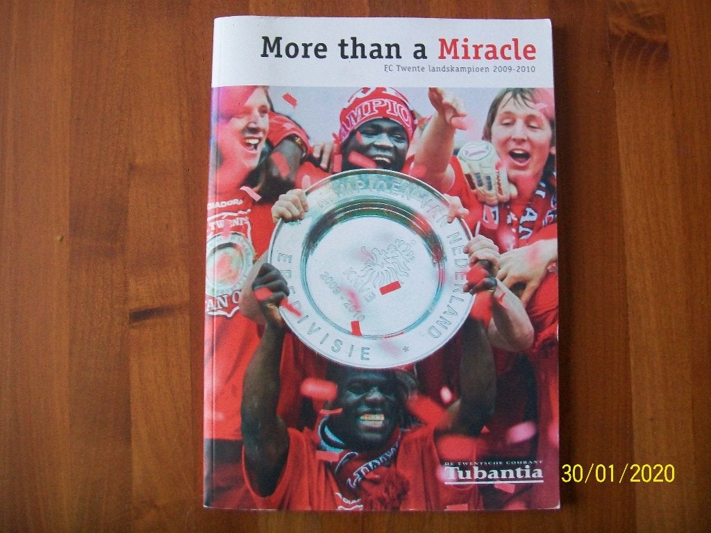 More than a Miracle - FC Twente landskampioen 2009 - 2010, Verzenden, Zo goed als nieuw, F.C. Twente, Boek of Tijdschrift
