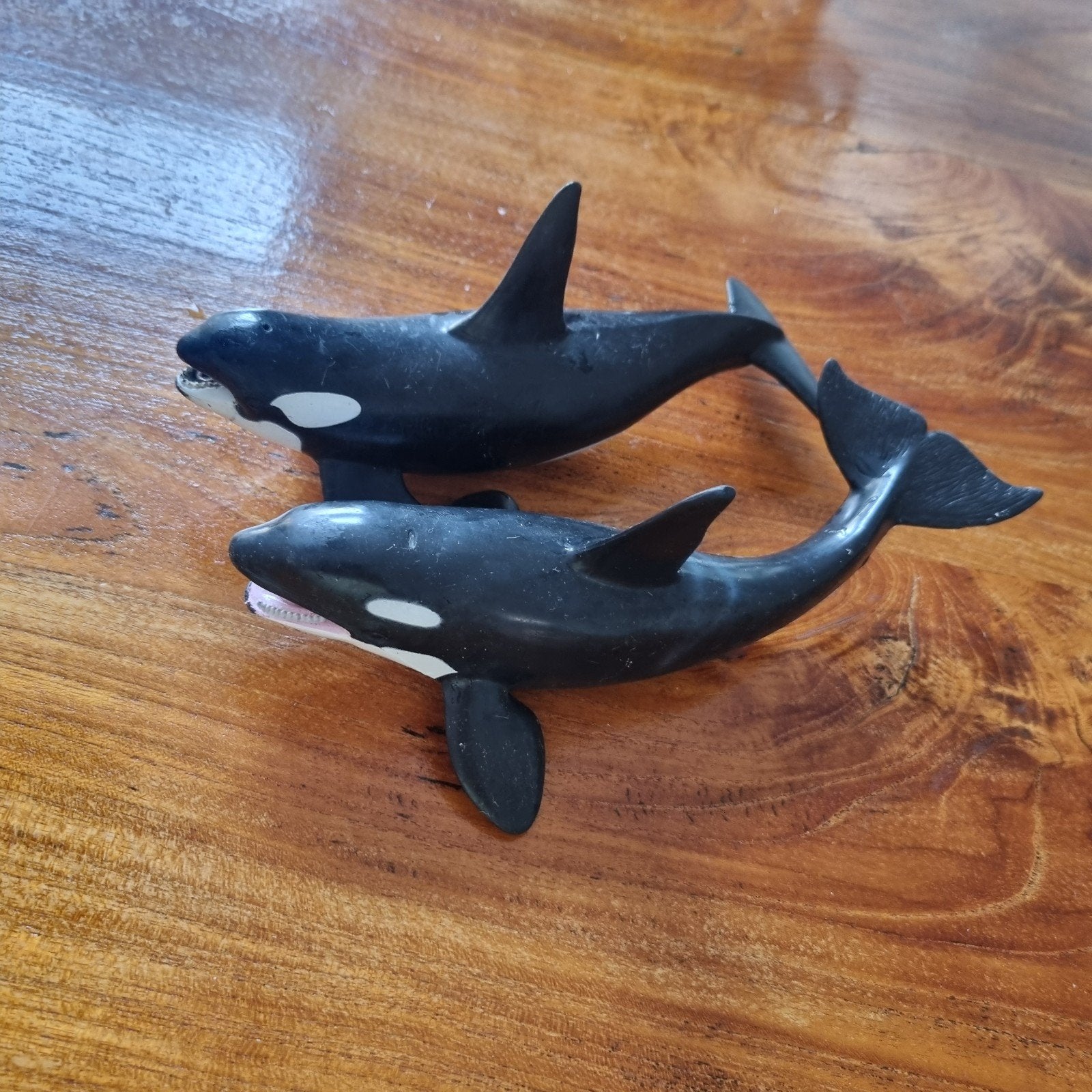 2 orka beeldjes - speelgoed of decoratie, Ophalen of Verzenden, Gebruikt