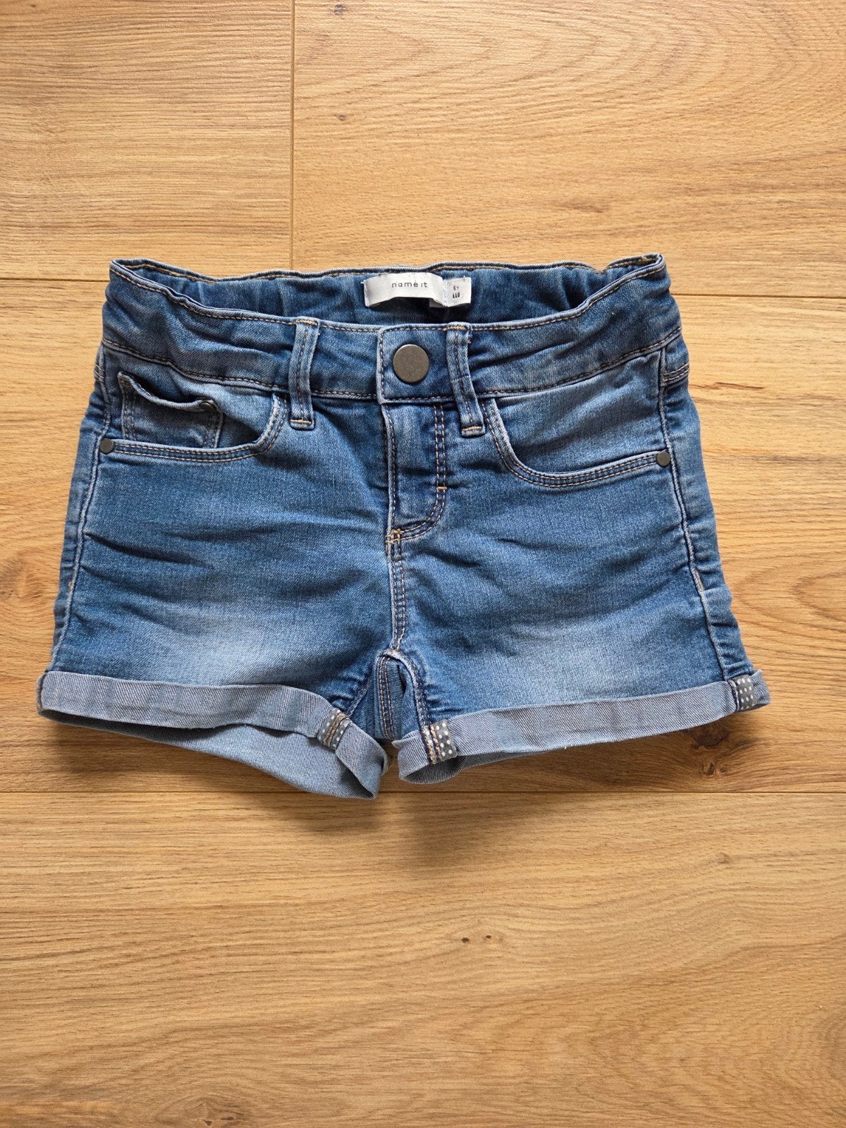 Korte broek Name it, maat 110, Kinderen en Baby's, Kinderkleding | Maat 110, Broek, Meisje, Ophalen of Verzenden, Zo goed als nieuw