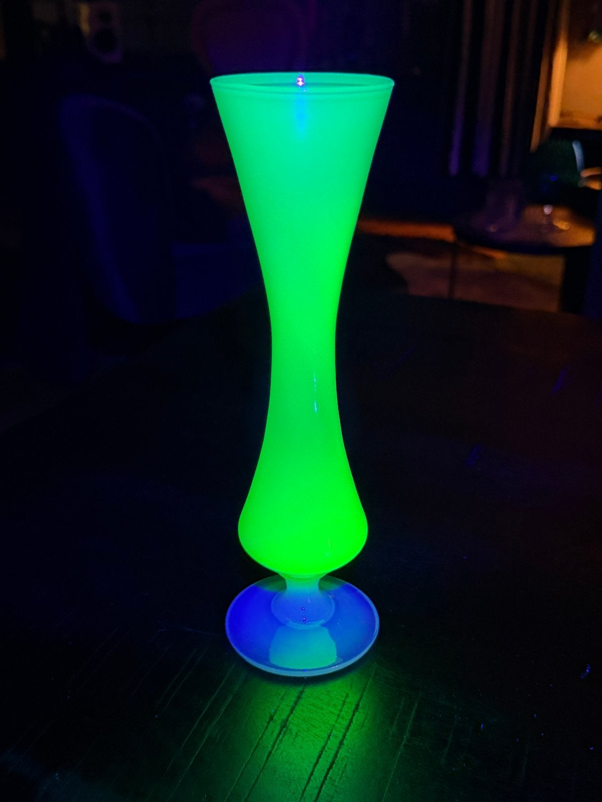 Vintage Opaline Uranium Glazen Vaas - Wit & Blauw, Ophalen of Verzenden