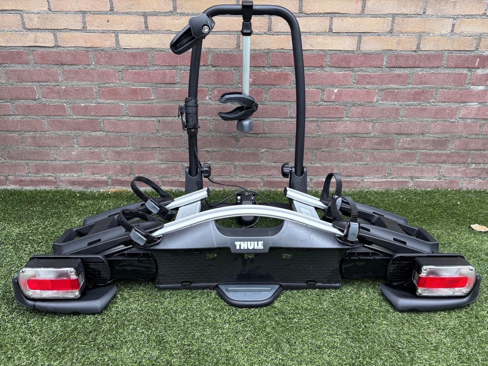 Thule Velo Compact 925 kantelbare fietsendrager, Ophalen, Zo goed als nieuw, 2 fietsen, Trekhaakdrager