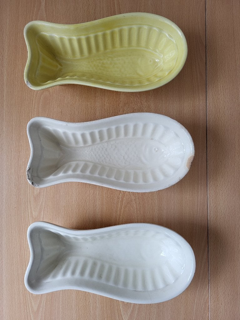 Drie vintage aardewerk puddingvormen, Verzenden